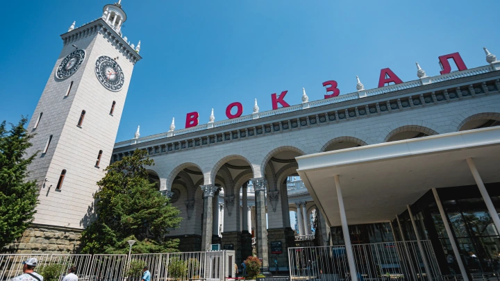 Снегопад в Ростовской области задержал поезда в Адлер и Крым