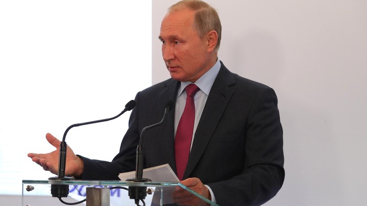 О - Оригинальность: украинцы поздравили Путина с днем рождения, разыграв судебную сценку