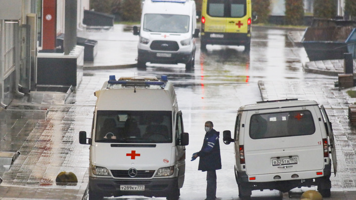 Частый симптом: В Роспотребнадзоре объяснили, как уши могут выдать коронавирус