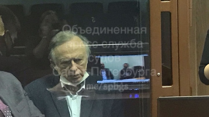 Петербуржцы требуют пожизненное: гособвинение просит для историка Соколова 15 лет строго режима