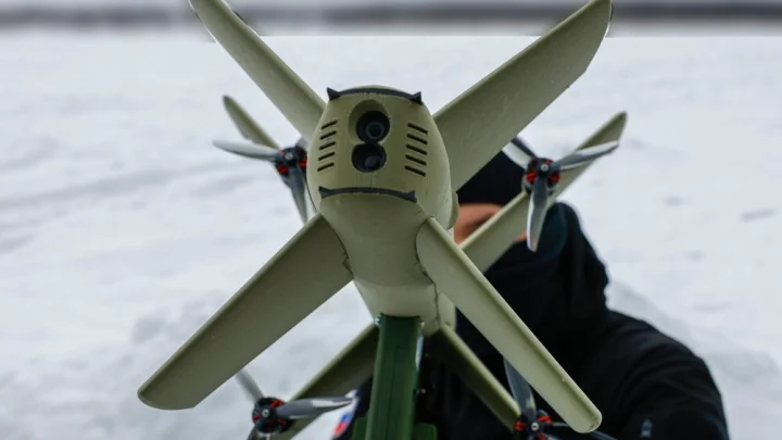 Инновационный дрон-перехватчик Елка представили столичные разработчики