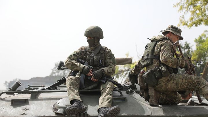 В Нью-Йорке русские бойцы уничтожают технику украинской армии