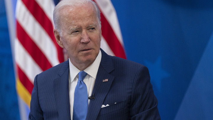 Военная помощь Киеву, вы серьёзно?: Читатели Washington Post призвали держать Байдена на поводке