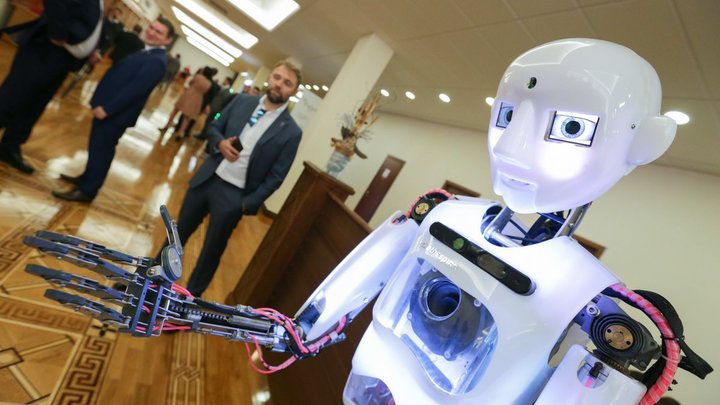 Россия хочет увеличить уровень внедрения ИИ в экономику до 50% - Мишустин