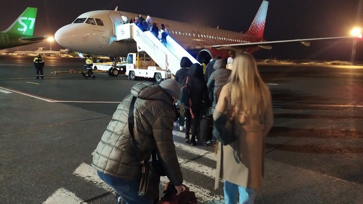 Почти 300 новосибирцев застряли в Турции из-за проблем с самолётом