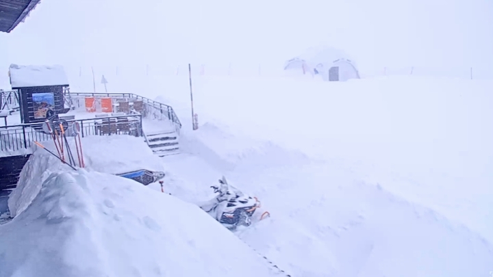 В горах Сочи разыгралась метель на Розе Пик. За сутки выпало 45 см снега
