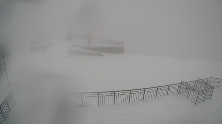 В Сочи горы засыпало снегом, некоторые туристические тропы закрыты