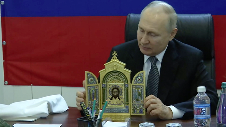 Не Милютин: Песков раскрыл имя министра, которому принадлежала подаренная Путиным икона