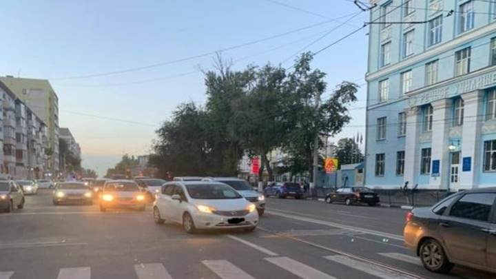 В Ростове-на-Дону на Центральном проспекте иномарка сбила 14-летнюю школьницу