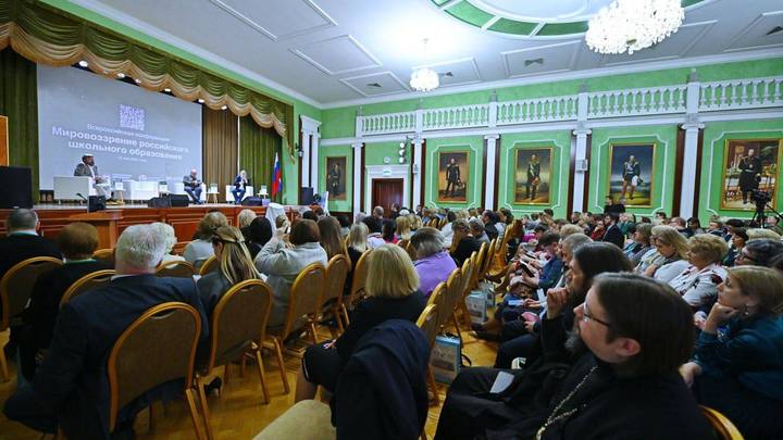 Пора освободиться от западных стандартов: Для средней школы озвучено концептуальное решение