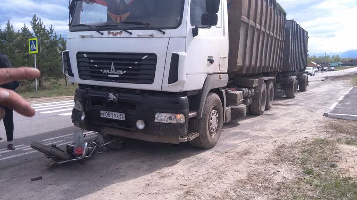 Во Владимирской области подросток на мопеде попал под самосвал