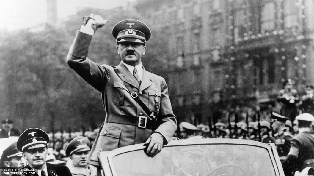 Впервые опубликованы признания телохранителя, обнаружившего тело Гитлера после самоубийства Впервые опубликованы признания телохранителя, обнаружившего тело Гитлера после самоубийства