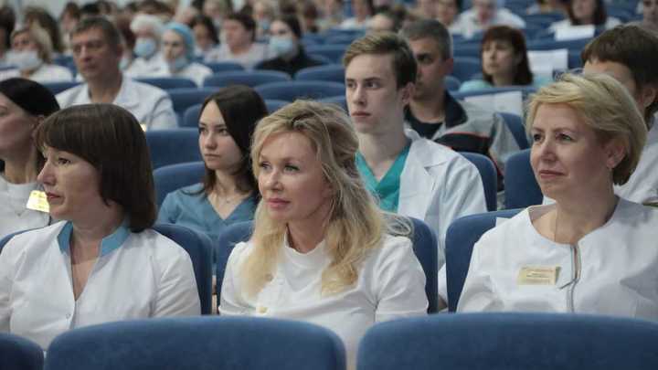 Более 100 медработников нижегородской больницы имени Семашко награждены за профдостижения
