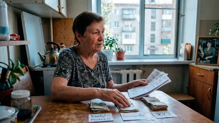 Пенсии изменятся с 1 октября: Кому ждать прибавку и как получить перерасчёт