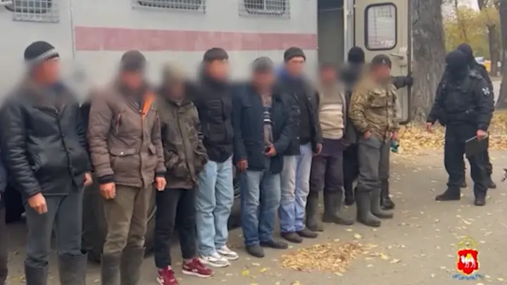 Прописаны, но не живут: в Челябинске выявили организаторов фиктивной регистрации мигрантов