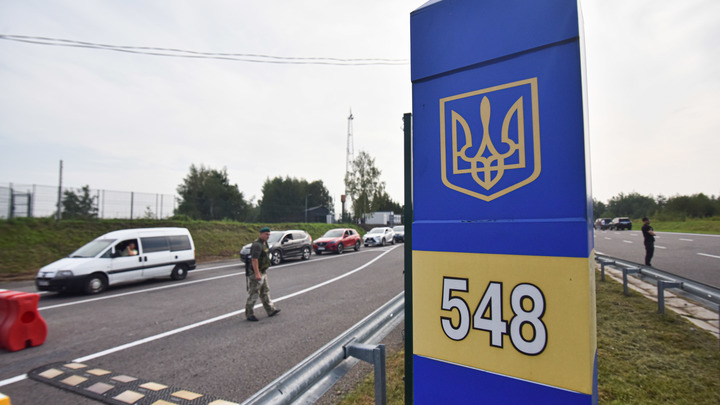 Денис Шмыгаль: Для возвращающихся из России на Украину введут специальный документ