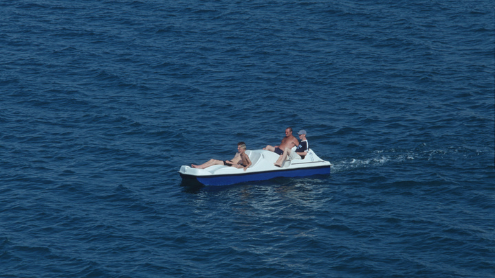 В Анапе продлен запрет на плавание в море на катамаранах и матрасах