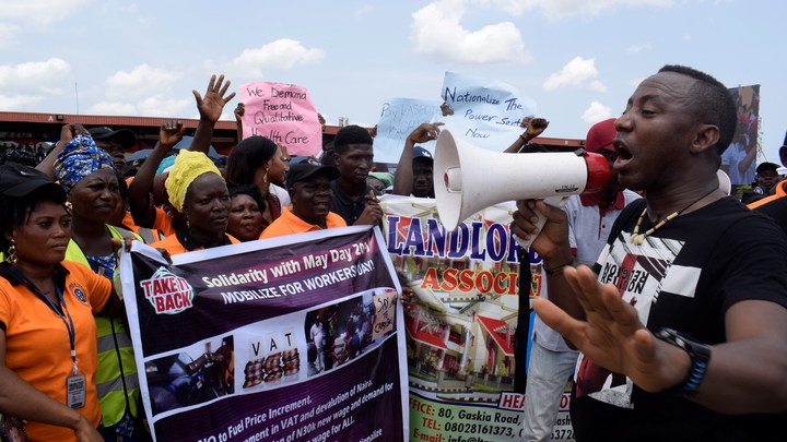 В Нигерии задержали польских студентов с русскими флагами