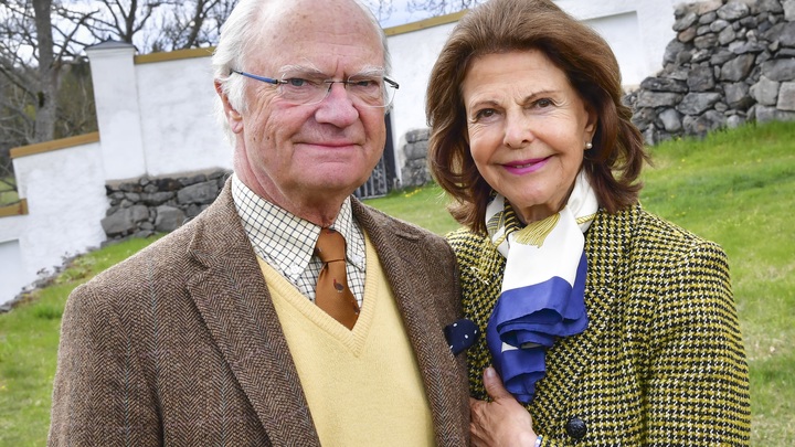 Король и королева Швеции попали в изоляцию из-за COVID