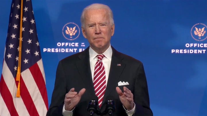 Надо, чтобы русские поняли: Отключение от SWIFT больно ударит по Байдену - мнение экспертов