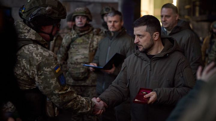 Зеленский готовится повторить роковую ошибку немецкого генерала. Подоляка дал план битвы за Соледар