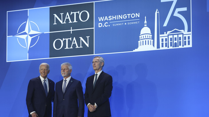 Эксперт оценил идею Чехии принять в НАТО лишь часть Украины