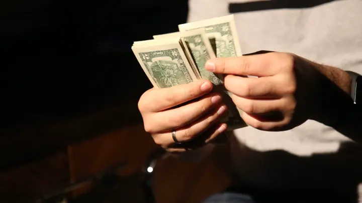 Самое странное дело месяца: Как у ребёнка украли 1 миллион рублей?