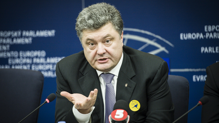 Порошенко назвал брифинг Минобороны по боингу «атакой на единство Украины и Европы»