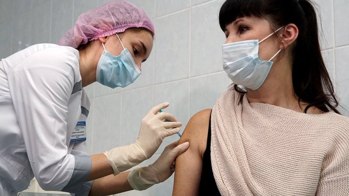 В Москве и Подмосковье ввели обязательную вакцинацию от коронавируса