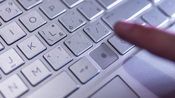 Жизнь под контролем оператора: Закон о биометрии не добавил доверия