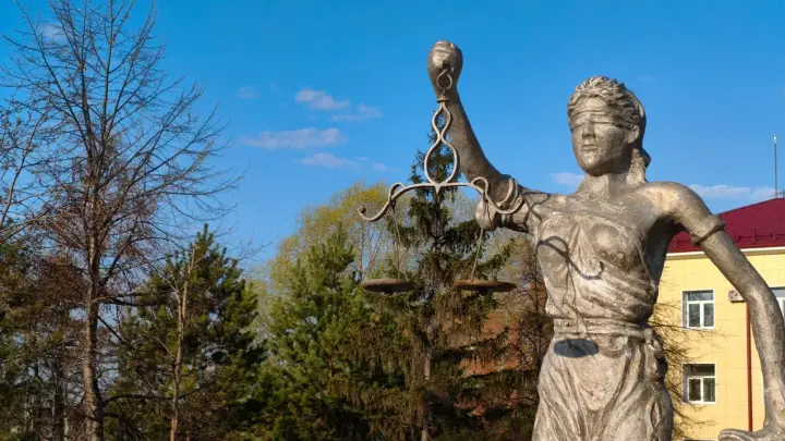 Восьмерых новосибирцев обвинили в мошенничестве с выплатами участникам СВО