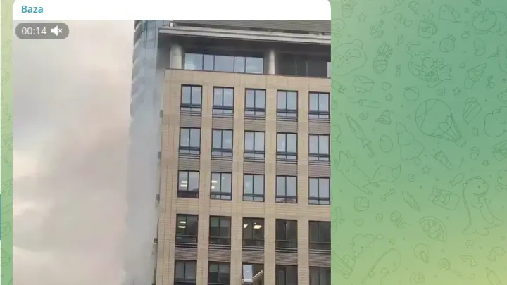 В Москве горит роскошный отель Radisson: 400 человек спасены