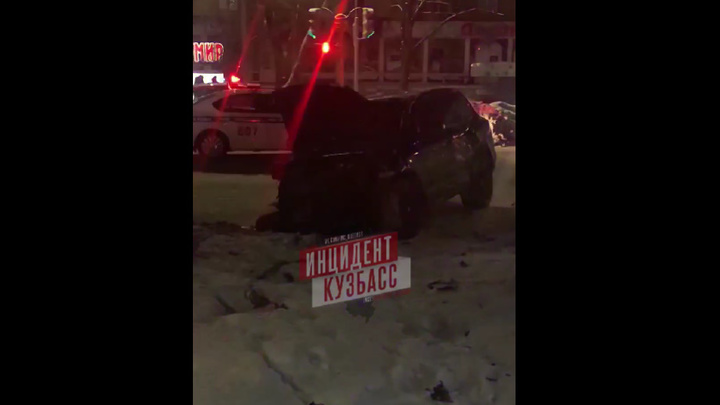 В Кемерове автоледи на “Ладе” протаранила Porsche Cayenne
