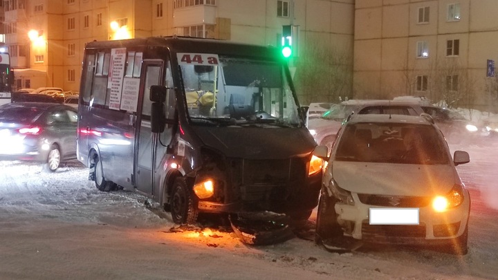 Из-за снегопада утром 23 января на улицах Новосибирска собрались километровые пробки