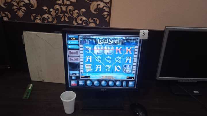 В Краснодаре полицейские закрыли нелегального казино на улице Бершанской