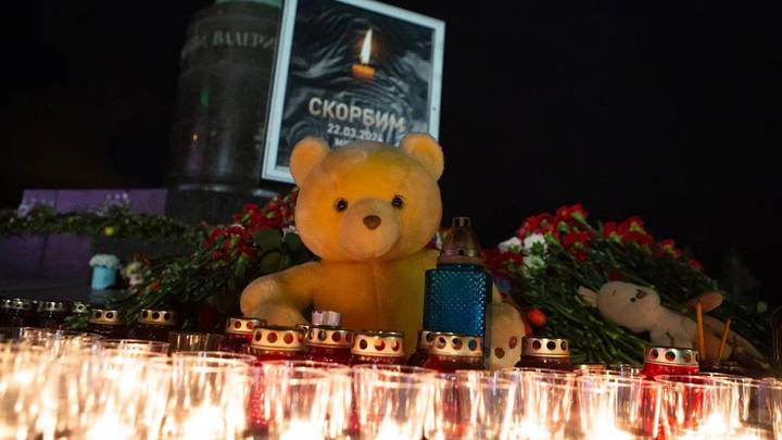 Нижегородцы почтили память о жертвах теракта в «Крокусе»
