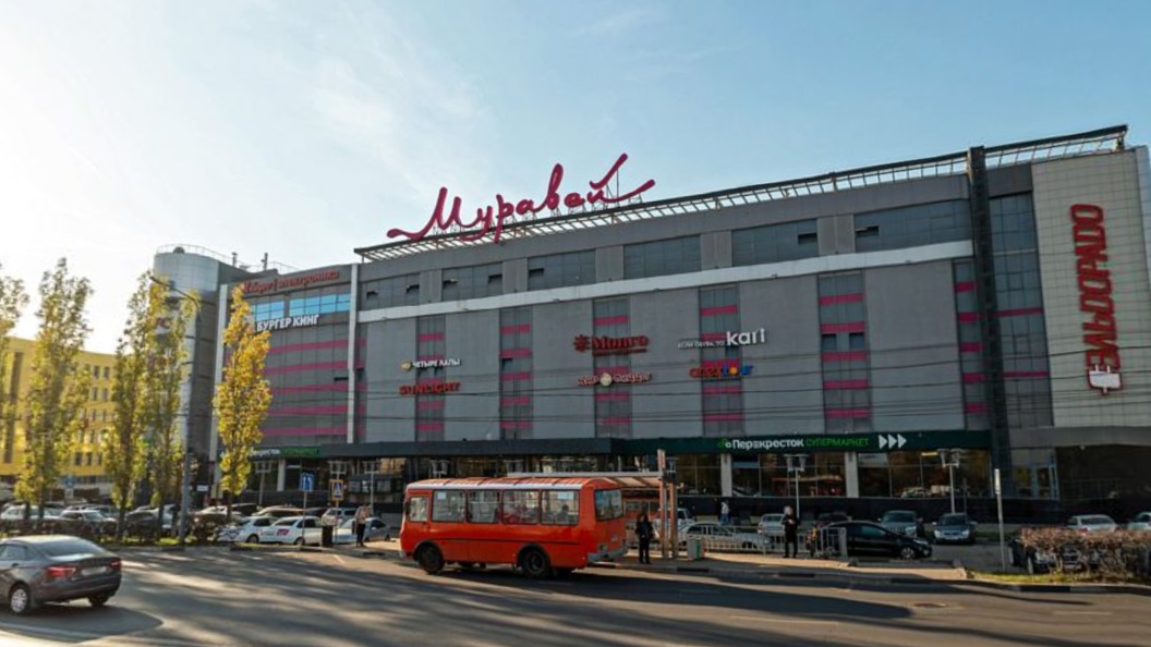 Около 800 человек пришлось эвакуировать из нижегородского ТЦ quot;Муравейquot; из-за пож