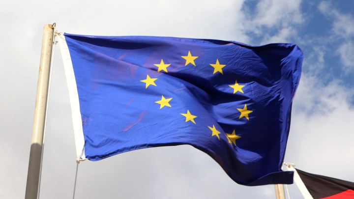 Филиппо: письмо дер Ляйен о финансировании Киева вызвало истерику в Брюсселе