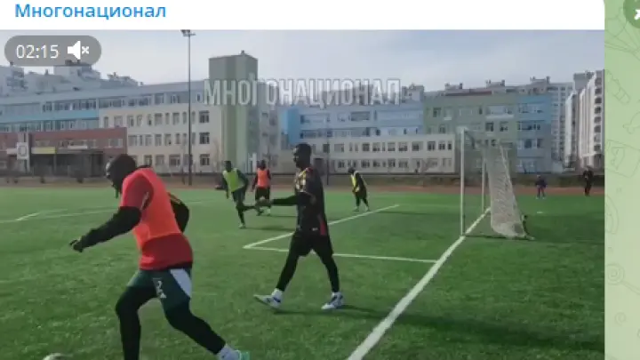 Мигранты из Таджикистана и Африки выдавили детей со стадиона на Урале