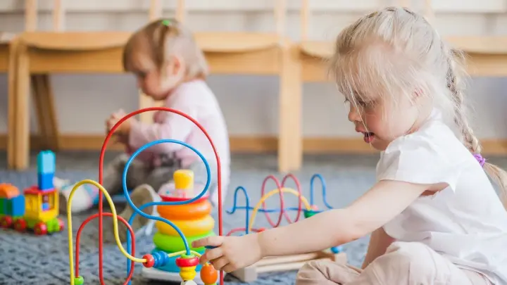 В Госдуме назвали правильной идею продлить работу детских садов до 20:00