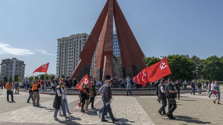 Посольство России в Молдавии потребовало наказать вандалов, осквернивших памятник советским воинам