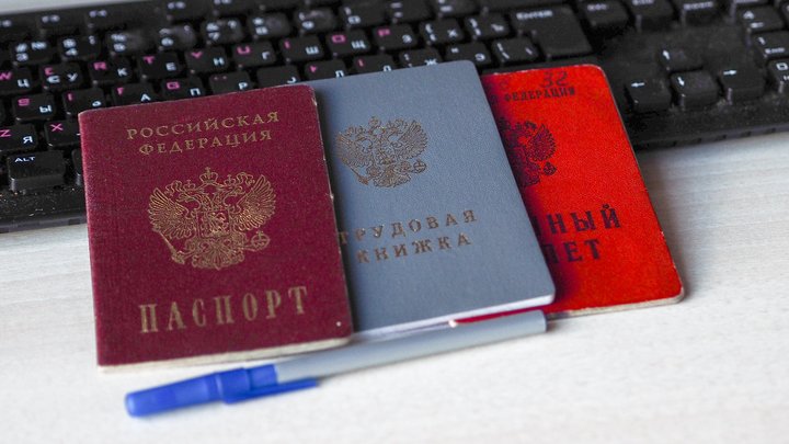 Как получить русский паспорт: Путин упростил процедуру для жителей Белоруссии, Казахстана и Молдавии