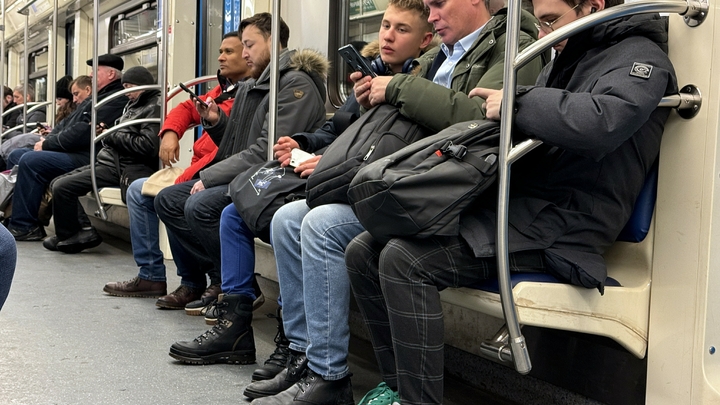 Давка на Проспекте Большевиков: Подробнее о ситуации в метро Петербурга