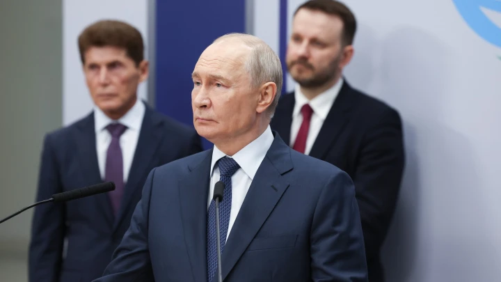 Владимиру Путину на ВЭФ представили мультфильм о Геннадии Невельском
