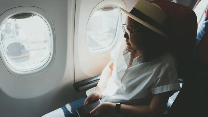 Снова сняли с зарубежного рейса: русским выдали извинение и оставили без денег в ОАЭ