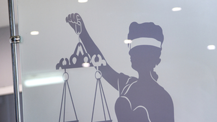 Суд арестовал двух высокопоставленных работников ФТС по делу о взятках