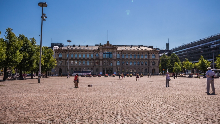 Кому можно, кому нельзя? Финская таможня разворачивает не все авто с русскими номерами