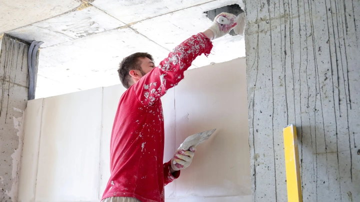 Запах краски из квартиры грозит штрафом до 2,5 тысяч рублей