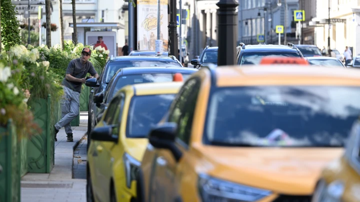 Каторга на колёсах: таксисты готовят массовый бойкот из-за нового закона