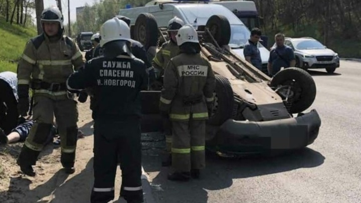 В Нижнем Новгороде водитель “Нивы” умер за рулем: машина перевернулась